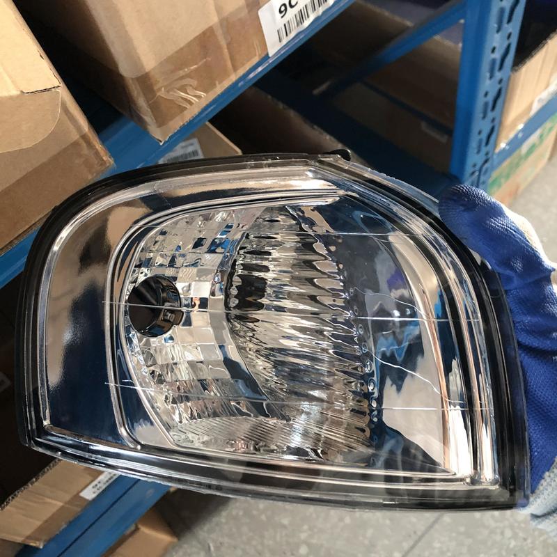 ভলভো S80 -06 এর জন্য ওমালা রাইট টার্ন সিগন্যাল বডি লাইট OE 30655423